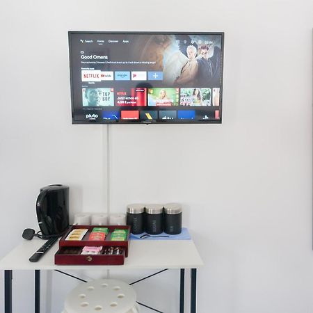 Wood Green Budget Rooms - Next To Mall & Metro Station - 10 Min To City Center Лондон Экстерьер фото