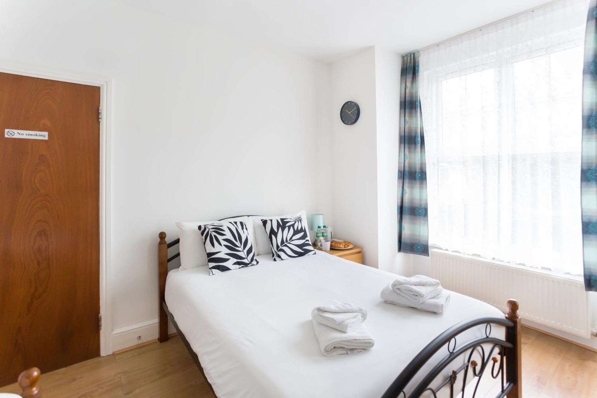 Wood Green Budget Rooms - Next To Mall & Metro Station - 10 Min To City Center Лондон Экстерьер фото