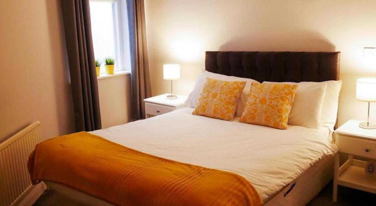 Wood Green Budget Rooms - Next To Mall & Metro Station - 10 Min To City Center Лондон Экстерьер фото