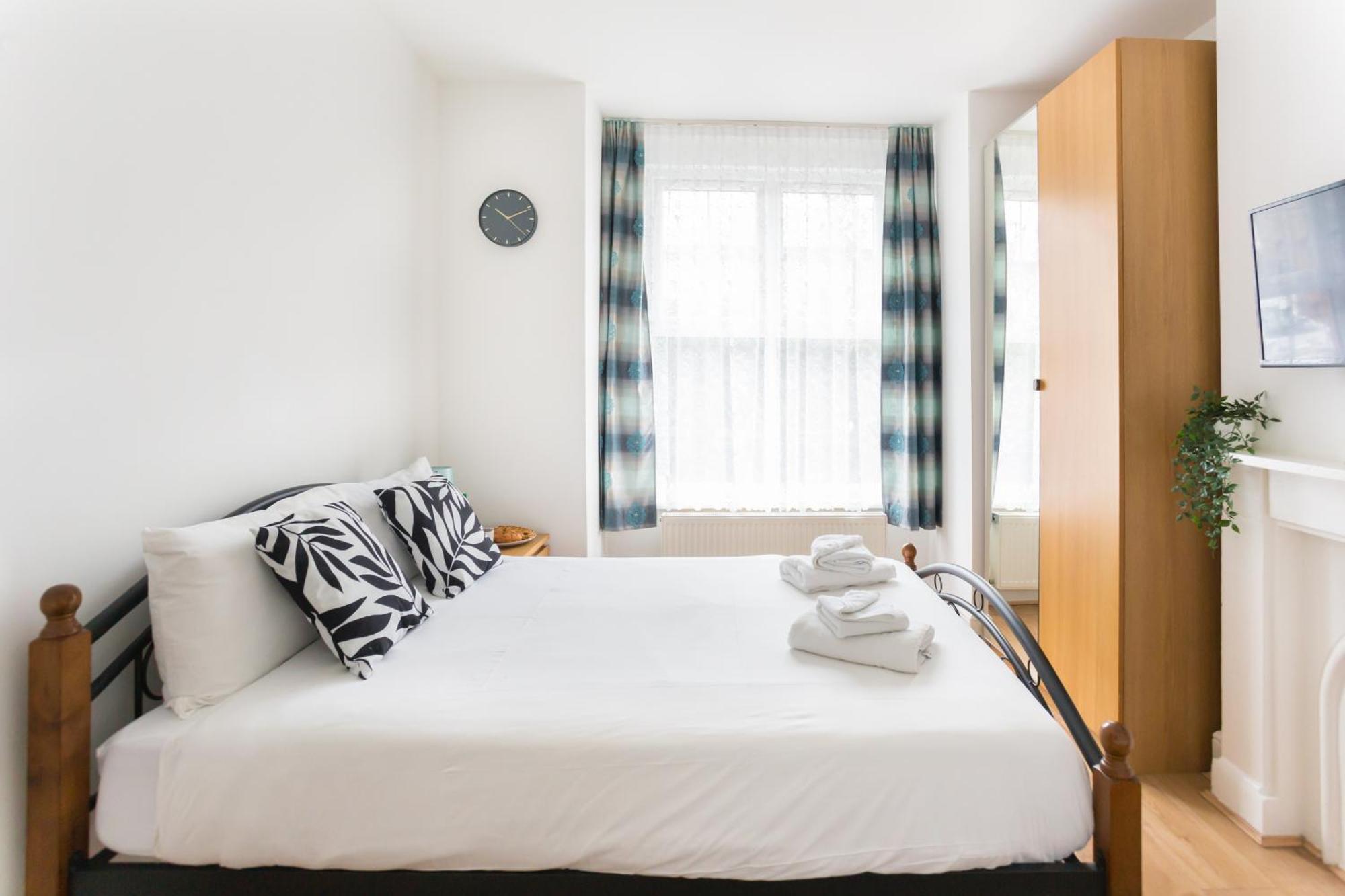 Wood Green Budget Rooms - Next To Mall & Metro Station - 10 Min To City Center Лондон Экстерьер фото