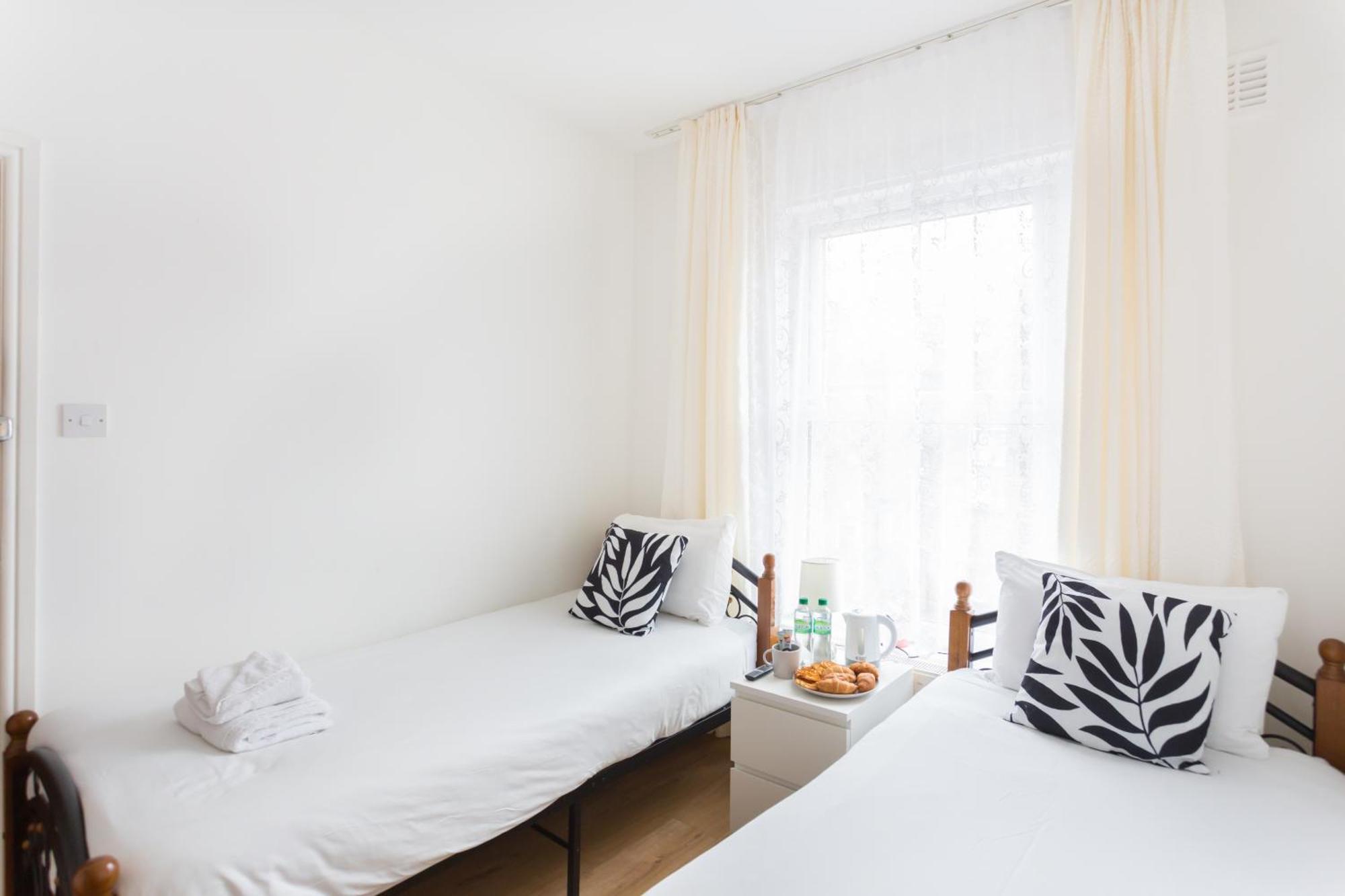 Wood Green Budget Rooms - Next To Mall & Metro Station - 10 Min To City Center Лондон Экстерьер фото