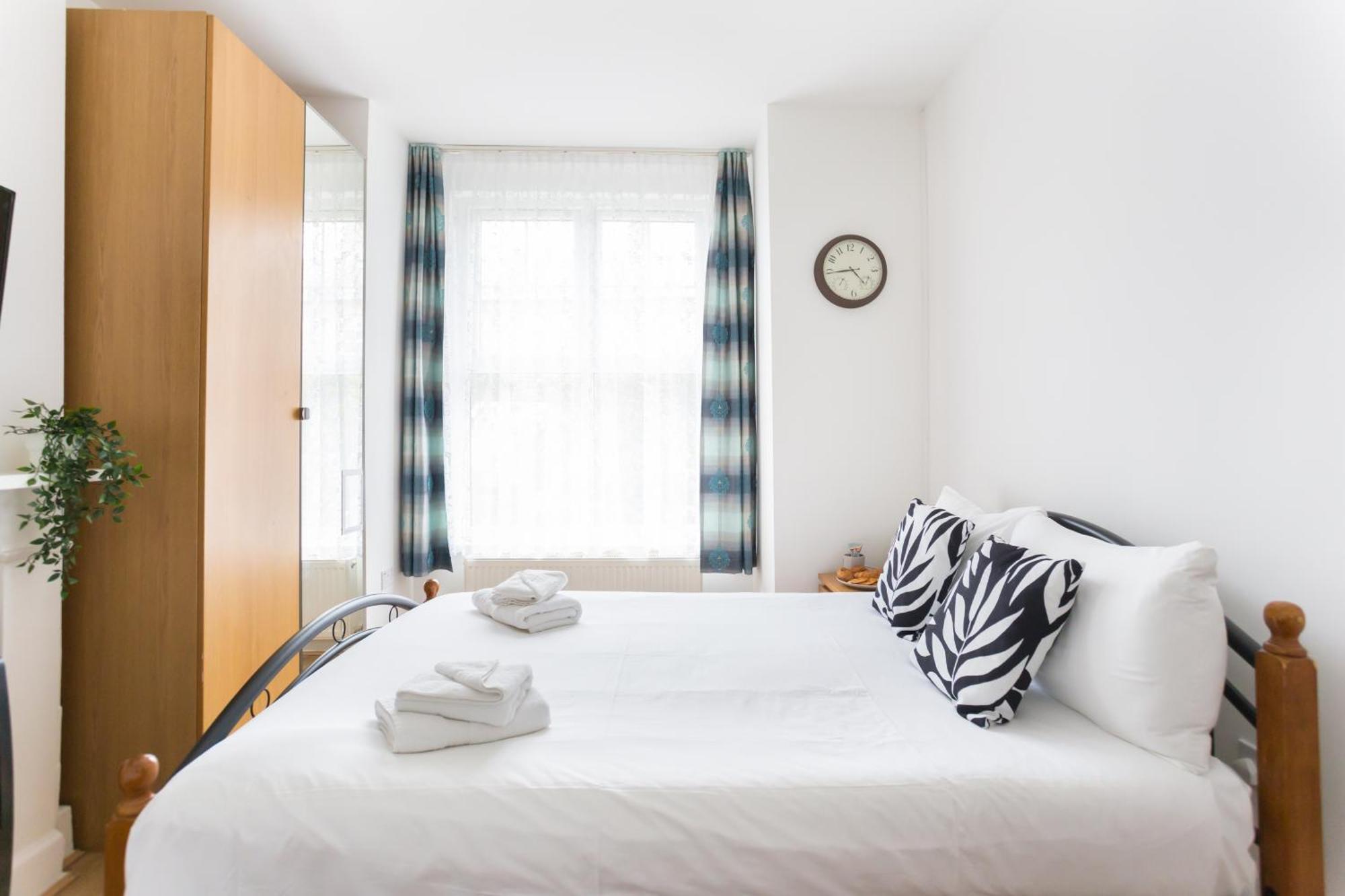 Wood Green Budget Rooms - Next To Mall & Metro Station - 10 Min To City Center Лондон Экстерьер фото