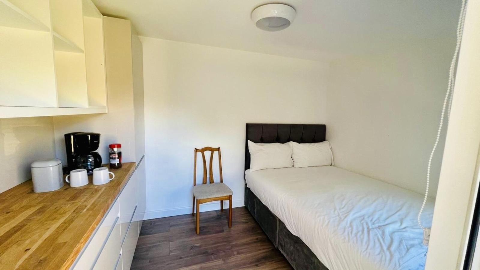 Wood Green Budget Rooms - Next To Mall & Metro Station - 10 Min To City Center Лондон Экстерьер фото